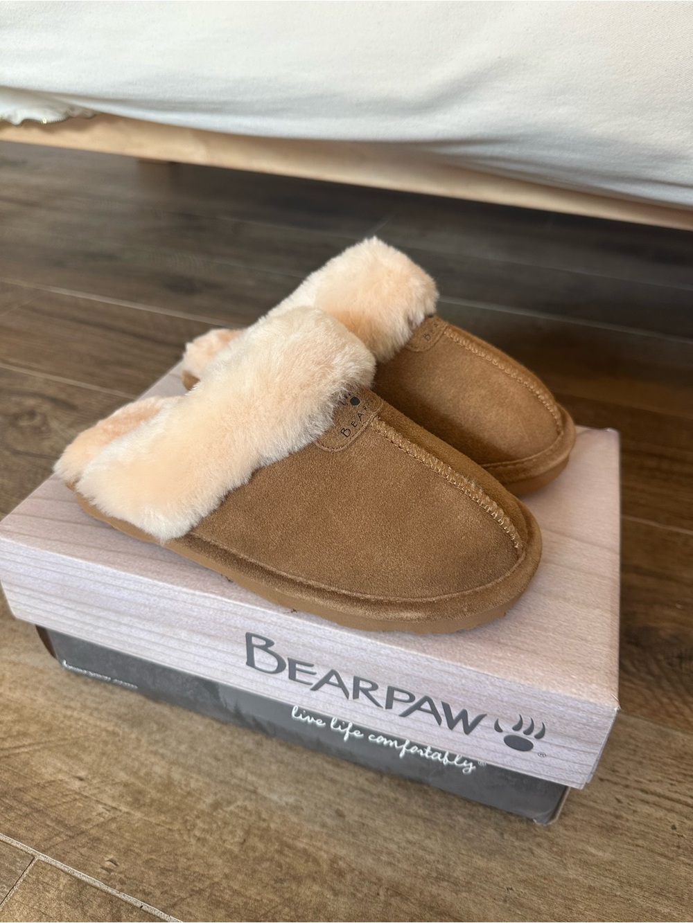 Bearpaw Loki II Slippers in Hickory